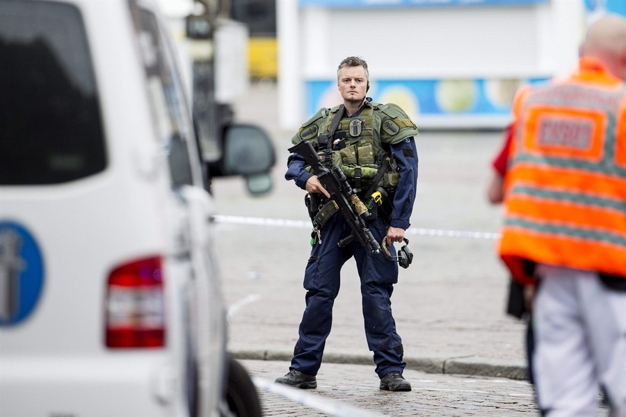 Tấn công bằng dao tại Phần Lan: Truy nã thêm các nghi phạm - Nghi ngờ có yếu tố Hồi giáo